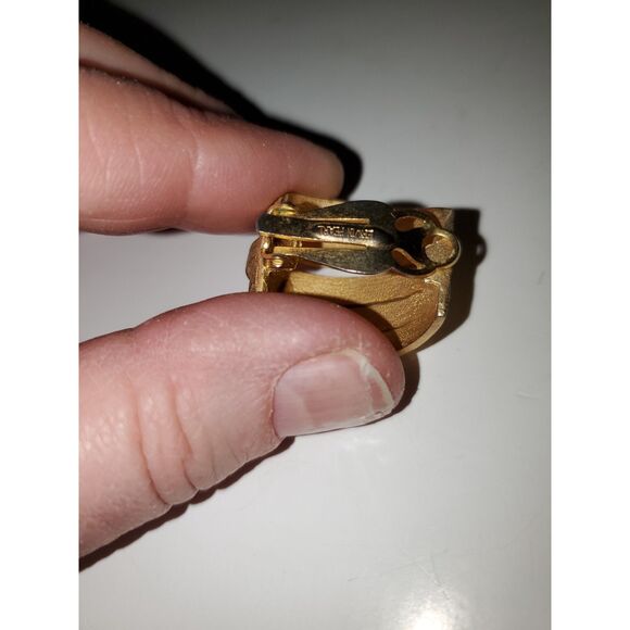 Gold Tone Chunky Earrings Vintage Hong Kong Clip On Back Costume Jewelry - Picture 11 of 11